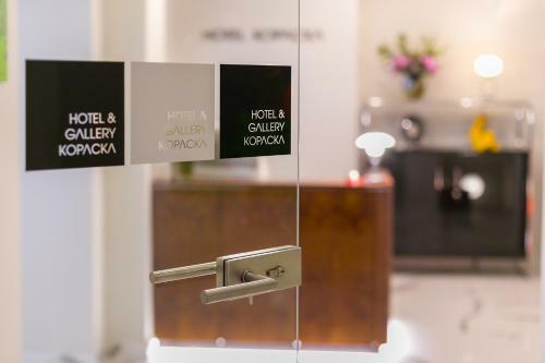 Hostal Hotel & Gallery Kopacka