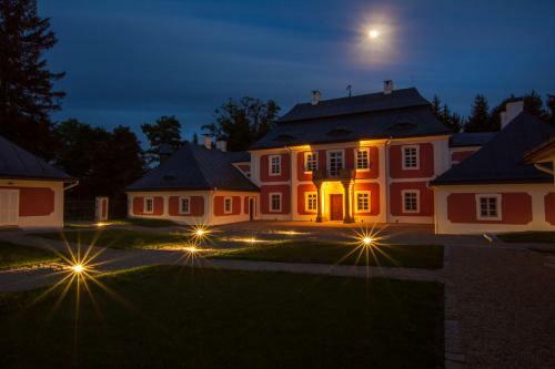 Apartamento Loveck� Z�mek Karl?tejn