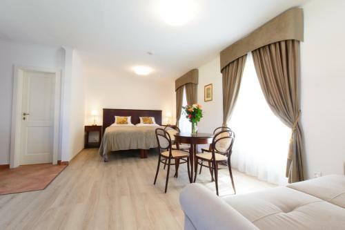 Apartamento Loveck� Z�mek Karl?tejn