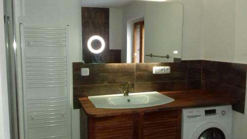 Apartm�ny Na Hl�n?