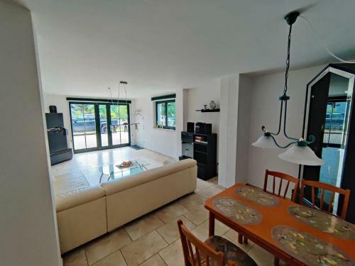 Apartamento Serene Holiday Home In Eisfeld With Garden