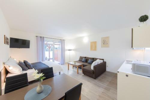 Apartm�n Sophia 4 S Terasou A Baz�nem