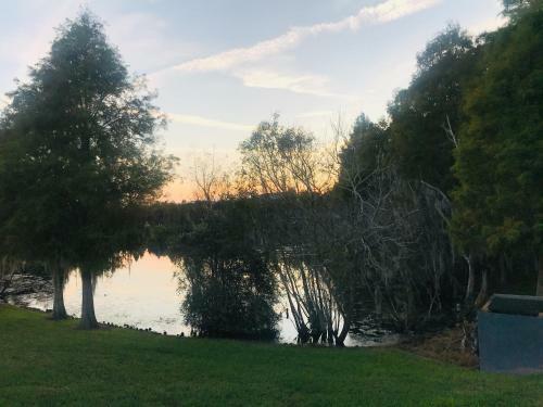 Beautiful 3 Bedroom Apartment Minutes From Disney!
