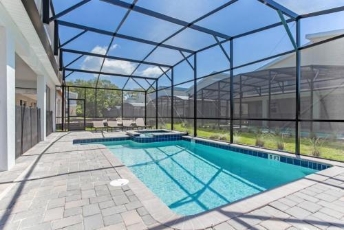 Superior 9 Bed Games Room, Pool Spa Themed Rooms! Home