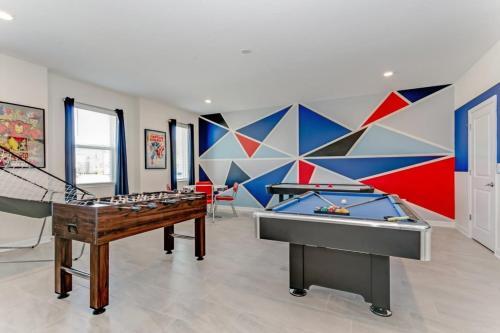 Superior 9 Bed Games Room, Pool Spa Themed Rooms! Home