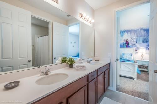 New Solara Resort - Themed Kids Rooms Villa