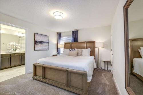 Storey Lake Townhome - 5 Bdm Townhouse