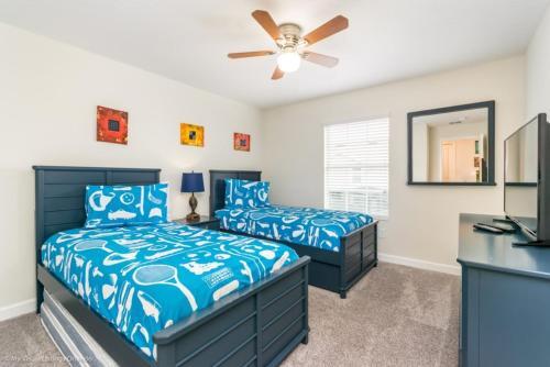South Facing Pool - Storey Lake Townhome Townhouse