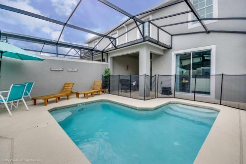 South Facing Pool - Storey Lake Townhome Townhouse