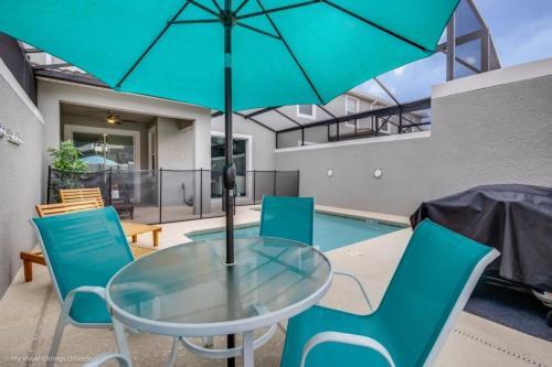 South Facing Pool - Storey Lake Townhome Townhouse