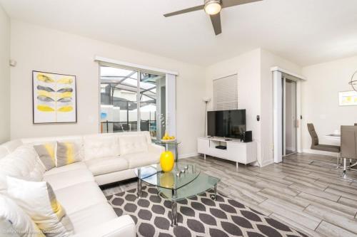 South Facing Pool - Storey Lake Townhome Townhouse