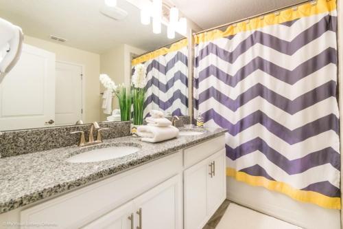 South Facing Pool - Storey Lake Townhome Townhouse