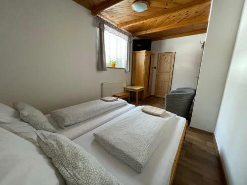 Hostal Pension Hones