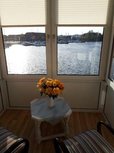 Apartamento Theda`s Utkiek