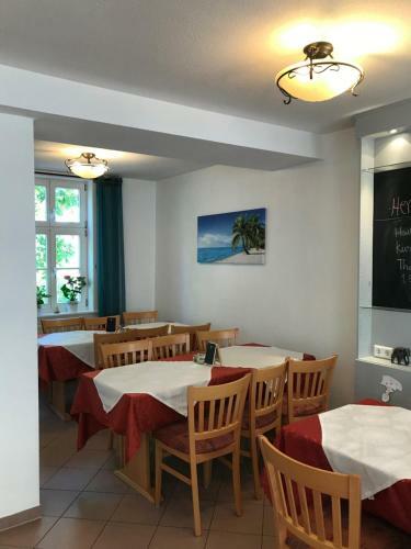 Hostal Alte Schule Niederd�nzebach