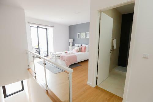 2 Towers Apartment