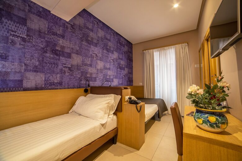 Hotel Airone