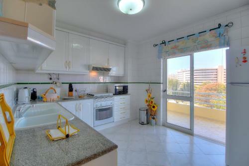 3 Bed Apartment Vilamoura Center