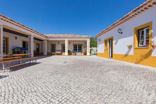 A Casa Da Andorinha