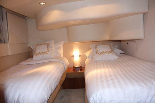 Douro River Private Yacht-accommodation