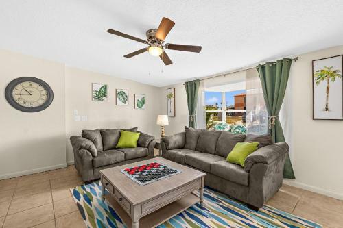 Family Getaway Pool Patio Fire Pit Walk To The Beach