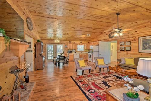 Pet-friendly Mountain Cabin With Ramp Access!