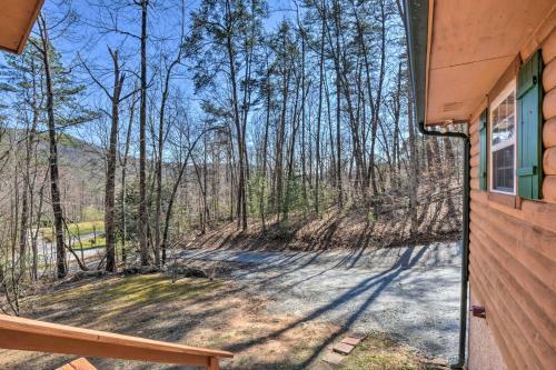 Pet-friendly Mountain Cabin With Ramp Access!
