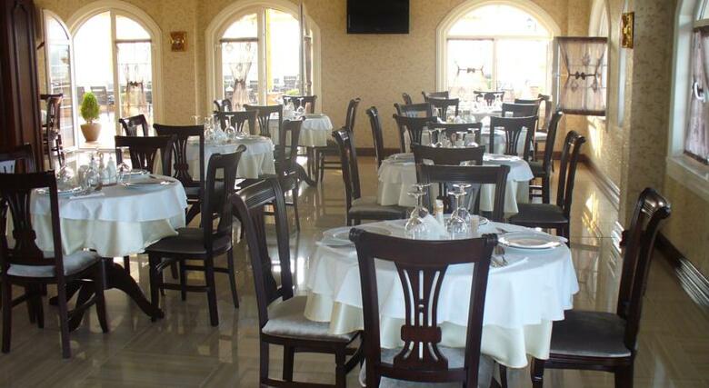 Hotel Ador Resort