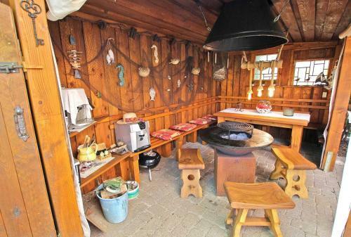 Privater Wohnwagen Mit Pool, Fuerstenberg See 10711