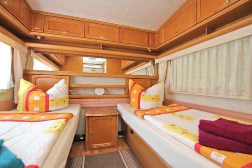 Privater Wohnwagen Mit Pool, Fuerstenberg See 10711