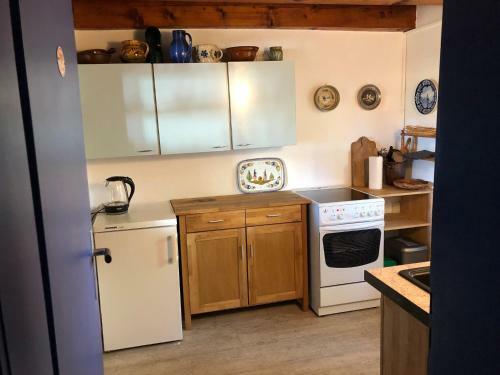 Charmantes, Ger�umiges Ferienhaus In Boddenn�he