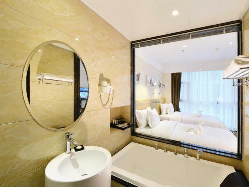 Xiamen Discovery Hotel
