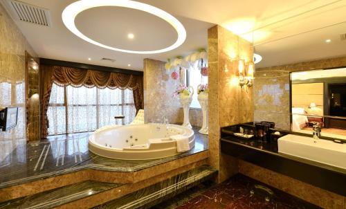 Xiamen Discovery Hotel
