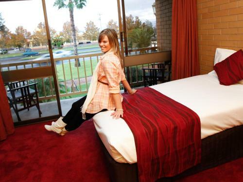 Rivercity Motel
