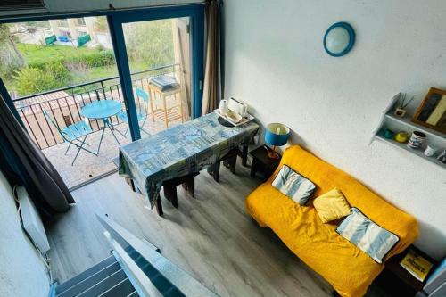 Apartment In A Quiet Area Near The Sea