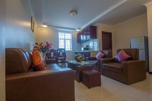 Good Luck Day Hotel