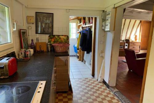 Belle Long�re Normande, Chemin�e Et Jardin Arbor�