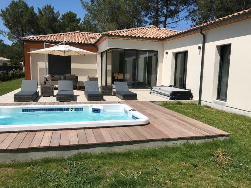 Location Villa Entre Lac Et Oc�an Avec Son Spa de Nage