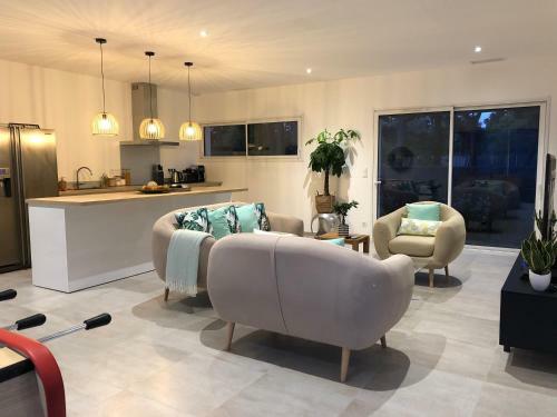 Location Villa Entre Lac Et Oc�an Avec Son Spa de Nage