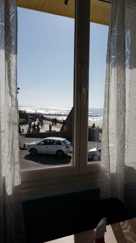 Beach Front Apartment Eljocri