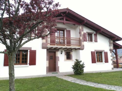 Location D'une Maison Typique Du Pays Basque