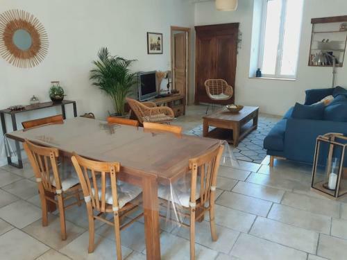 Le Logis Du Moulin, � 800m de La Cit� M�di�vale