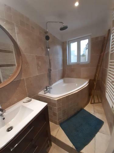 Le Logis Du Moulin, � 800m de La Cit� M�di�vale