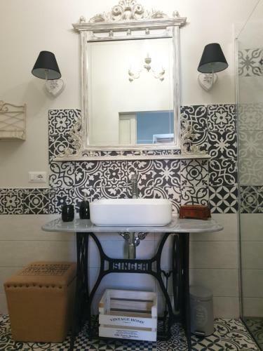 Hostal Shab&b Guesthouse