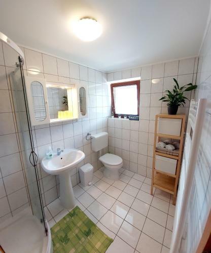Hostal Apartments Su?nik