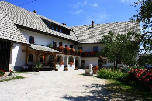Hostal Apartments Su?nik