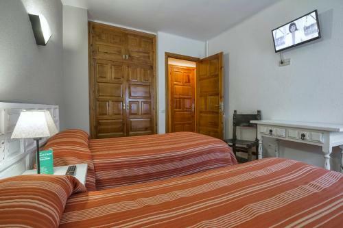 Hotel Farr� D'avall