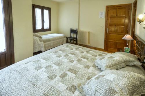 Hotel Farr� D'avall