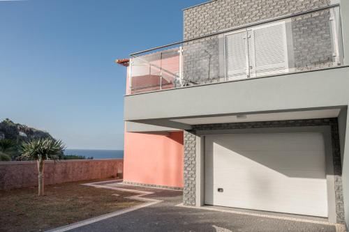 Villa Dolphin House
