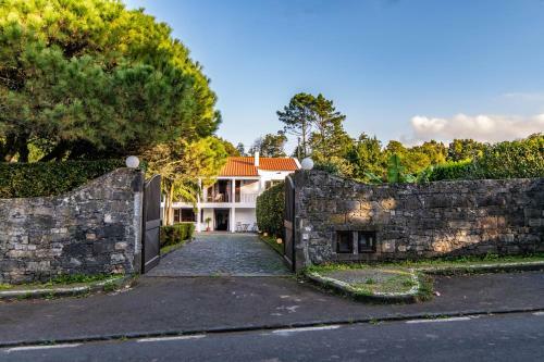 Casa Do Pinheiro With Shared Swimming Pool